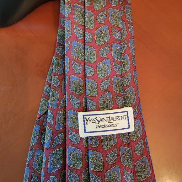 Yves St Laurent neck tie - Picture 2 of 7